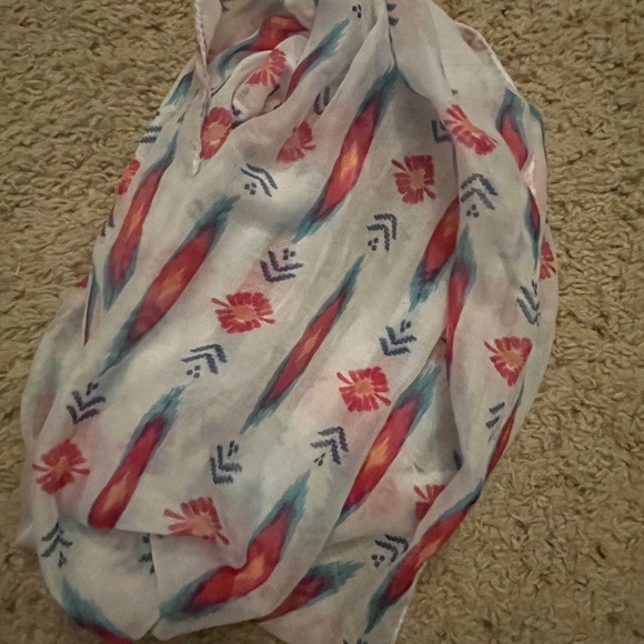 Colorful Patterned Scarves Collection - Picture 4 of 10